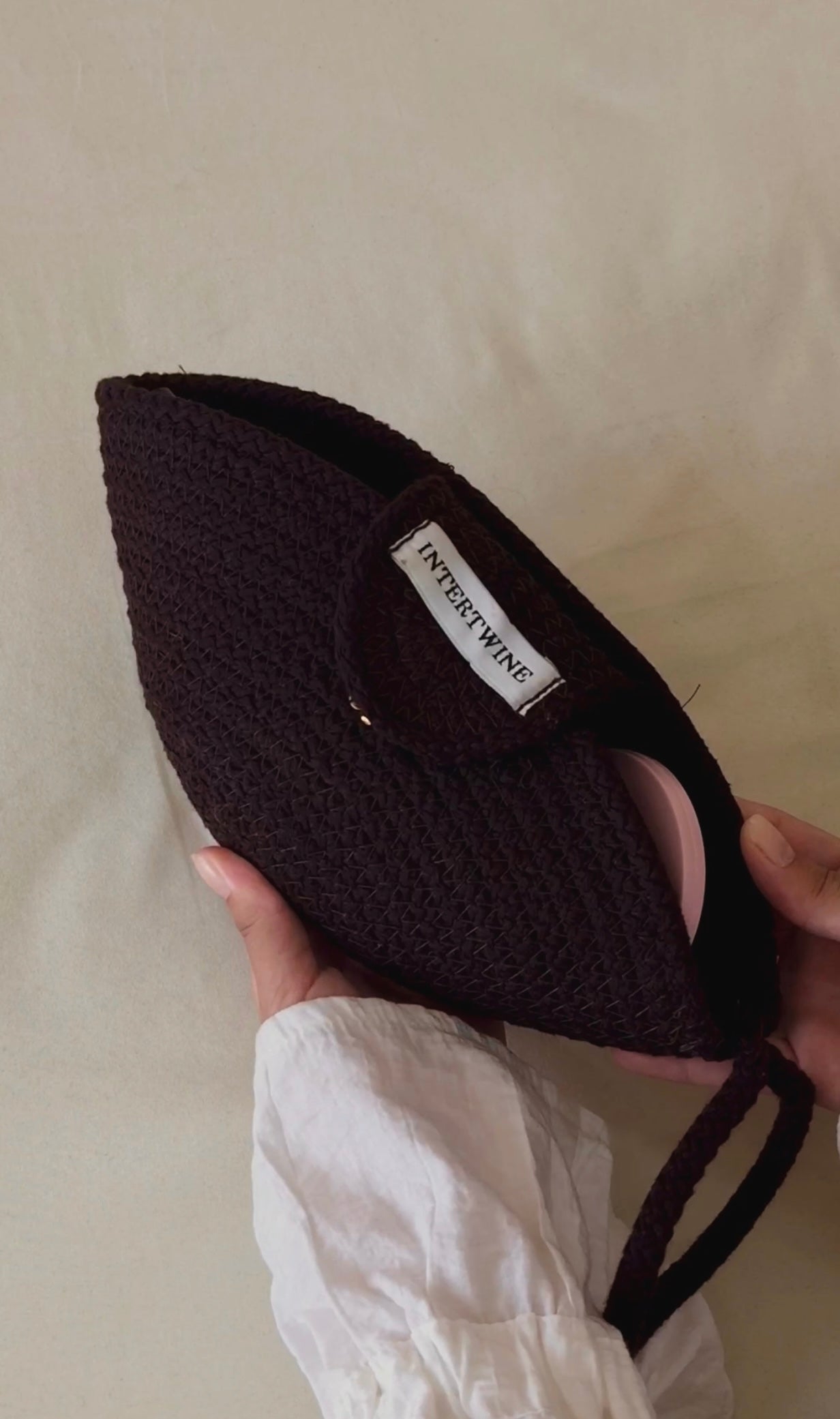 SIGNITURE POUCH
