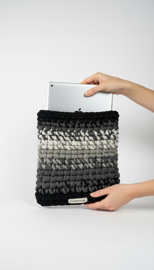 Essential Ipad Sleeve-GRAPHITE
